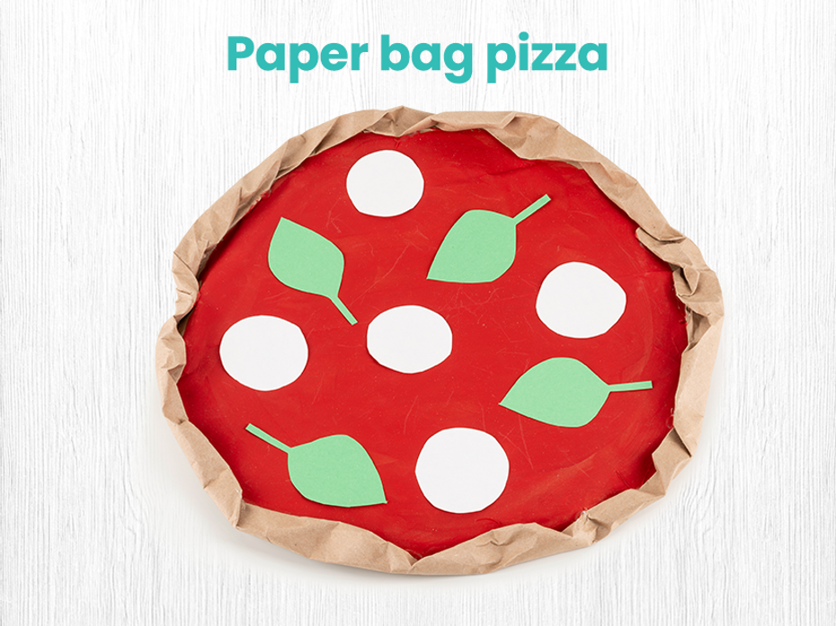 Paper bag pizza - Pretend play